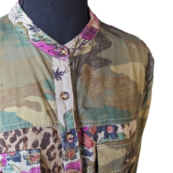 Anthropologie Pilcro Relaxed Camo Leopard Floral button down Tunic Size XS - Picture 2 of 9